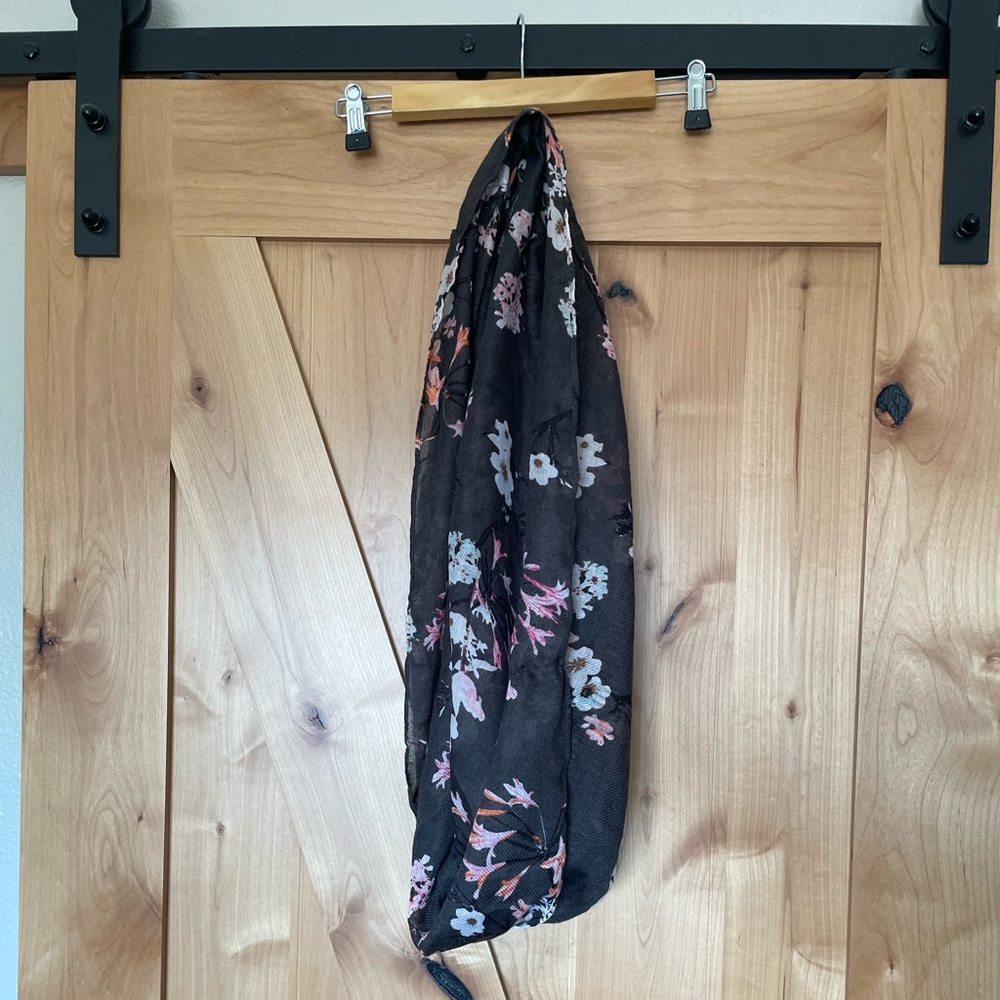 H&M Gray Floral Infinity Scarf